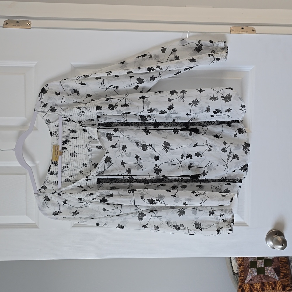 Princess Vera Wang blouse